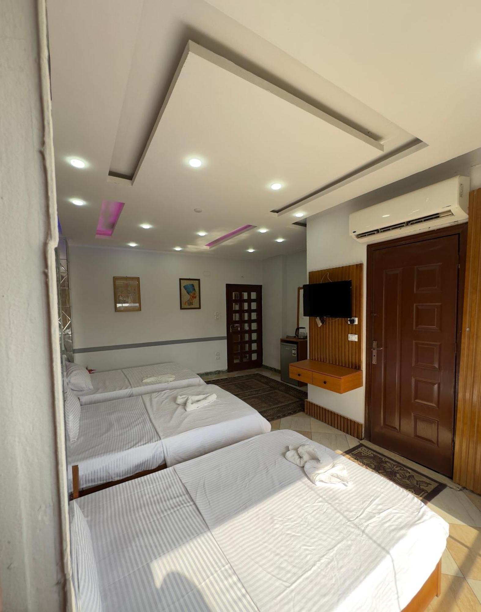 Pyramids Family Inn Kafrat al Jabal Exterior photo